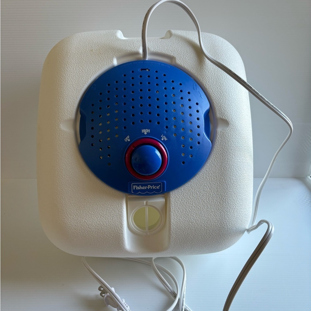 Fisher-Price Cool Mist Humidifier Model FPH 4 with Box